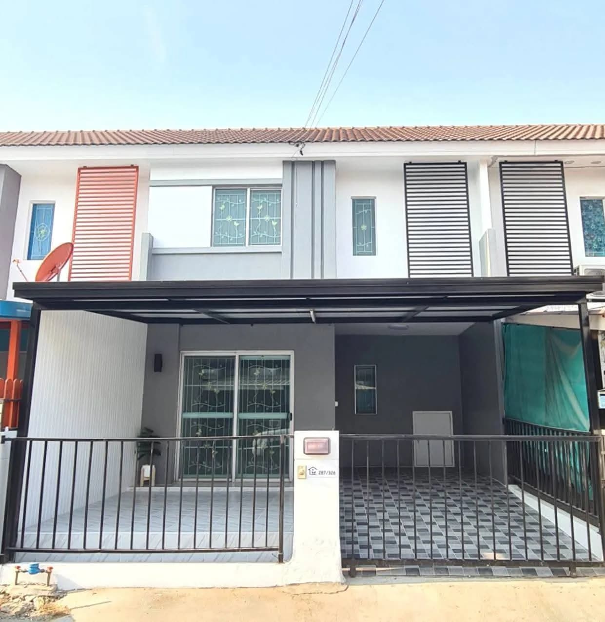 ทาวน์เฮ้าส์ 2 ชั้น เนี้อที่ 18 ตรว. พฤกษา 78 นิคมฯ ลาดกระบัง รีโนเวท